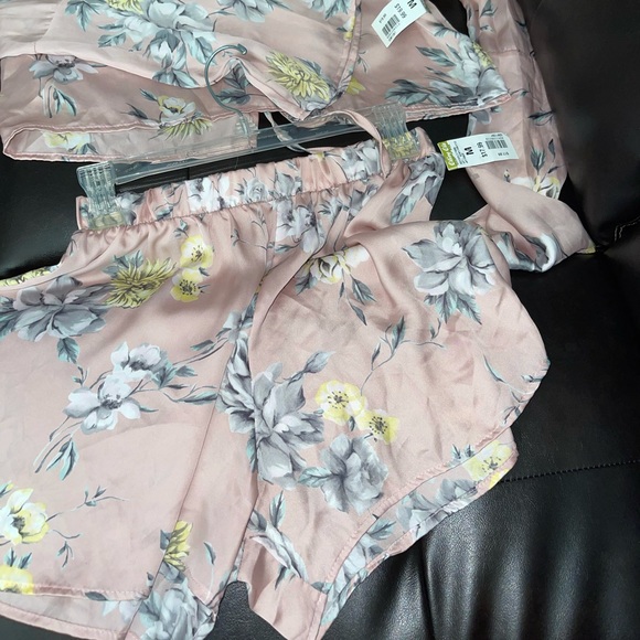 Silk floral shorts set - Picture 6 of 11